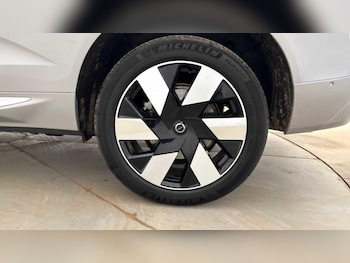 Used Volvo XC60 2025 for sale - 78384768: Photo