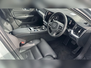 Used Volvo V60 2025 for sale - 78600724: Photo