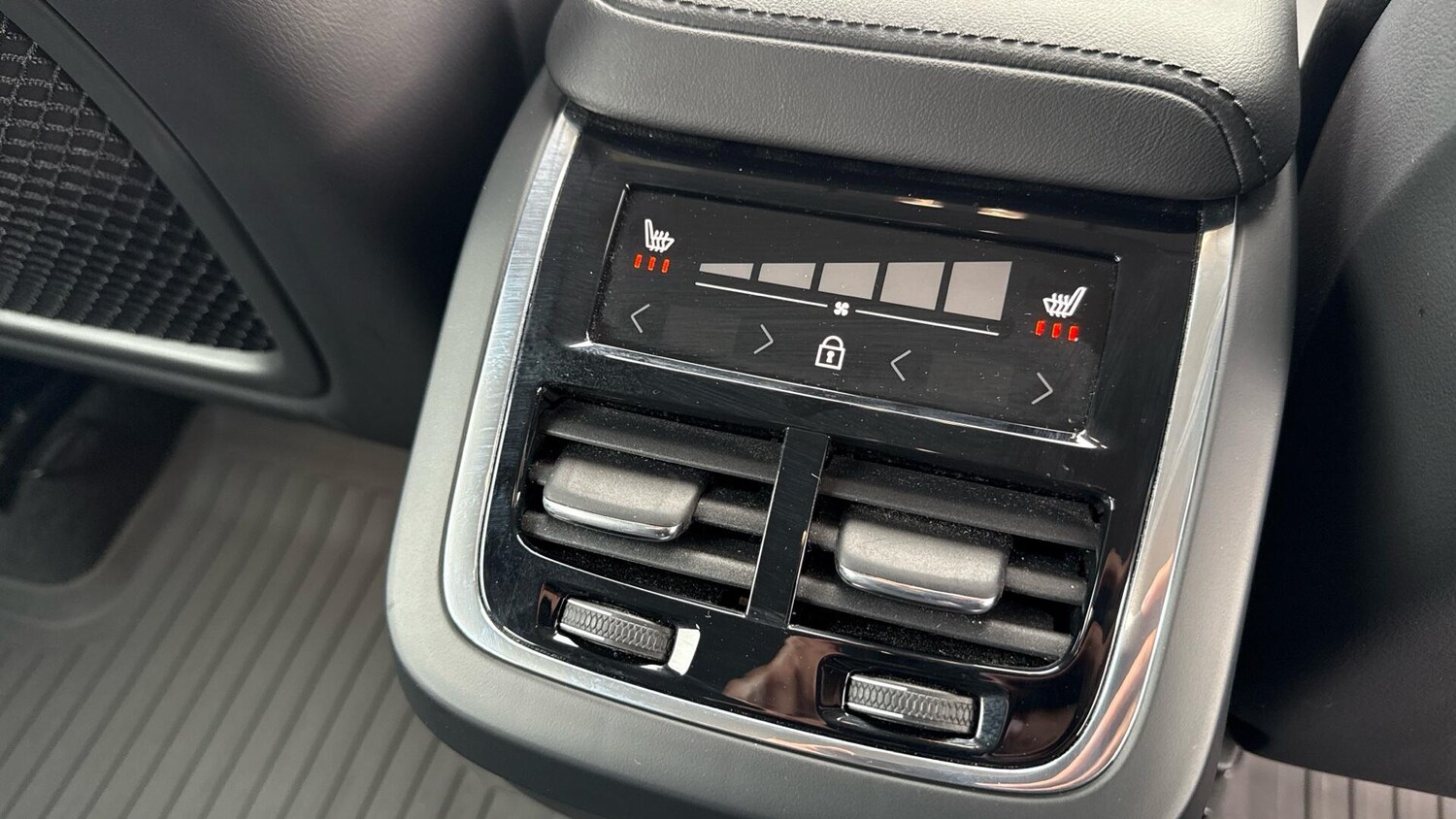 Used Volvo XC60 2023 for sale - 78100755: Photo 36