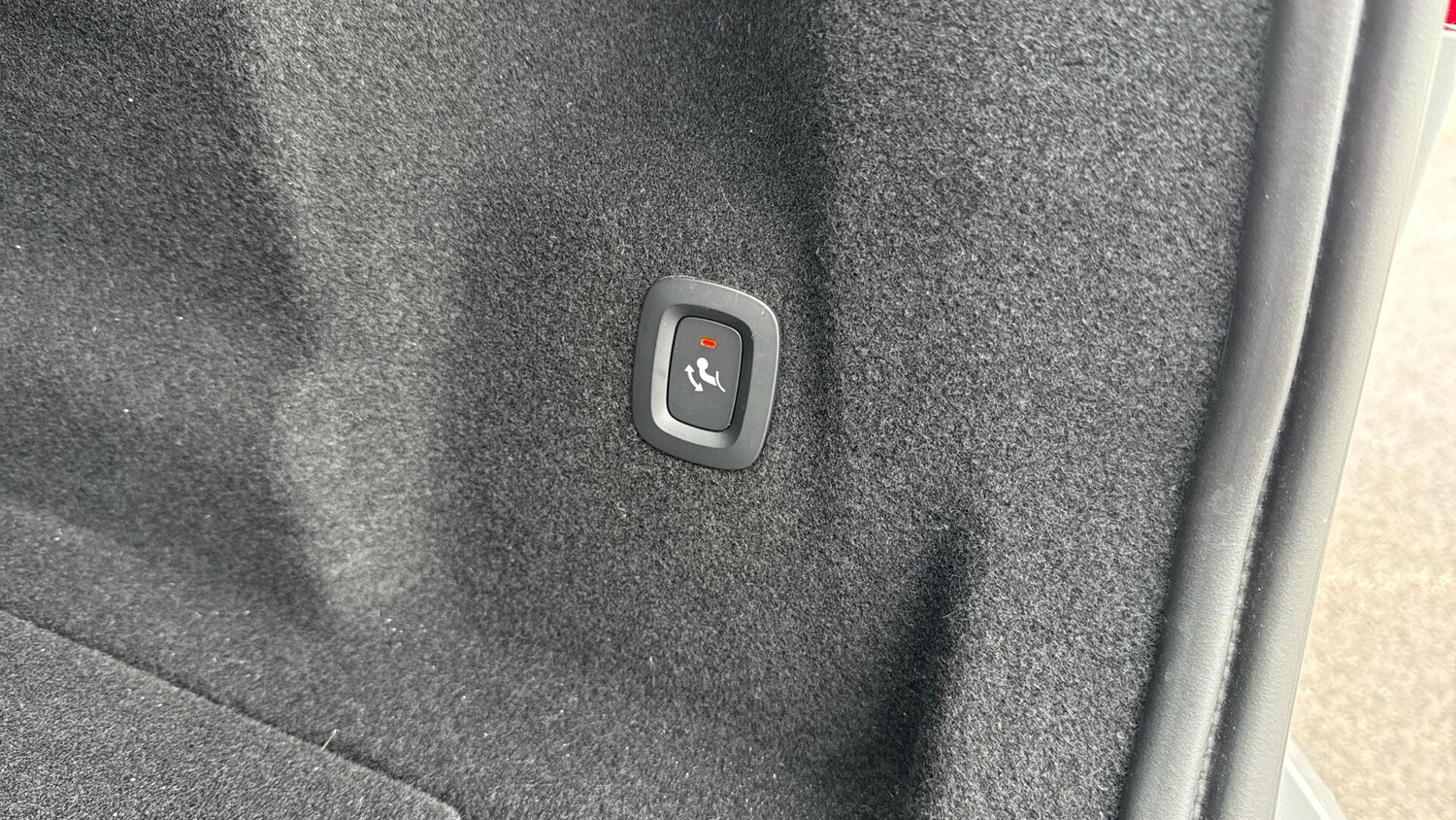 Used Volvo XC60 2023 for sale - 78100755: Photo 39