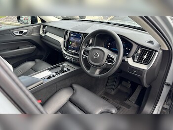 Used Volvo XC60 2023 for sale - 78100755: Photo