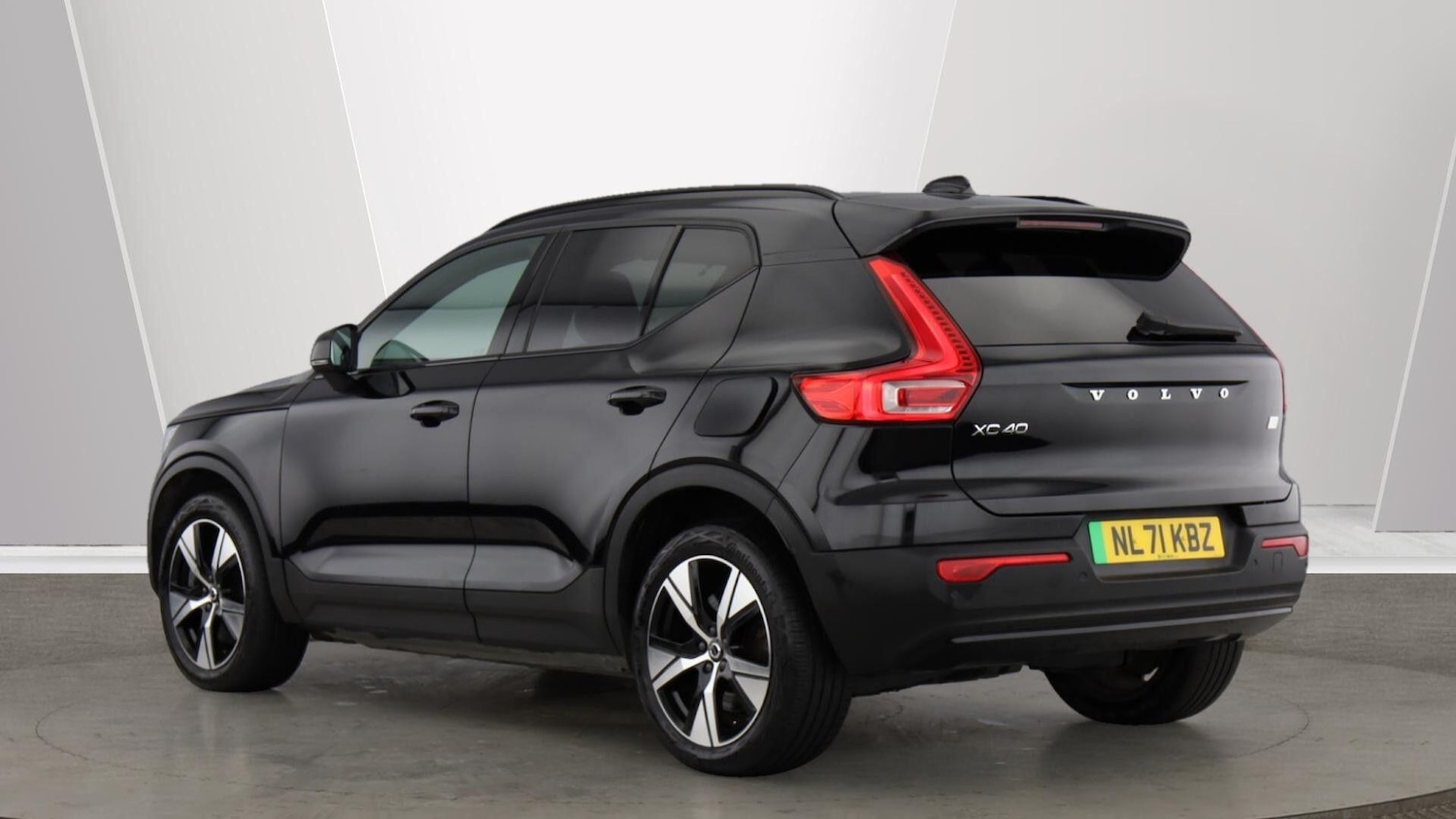 Used Volvo XC40 2021 for sale - 76850369: Photo 3