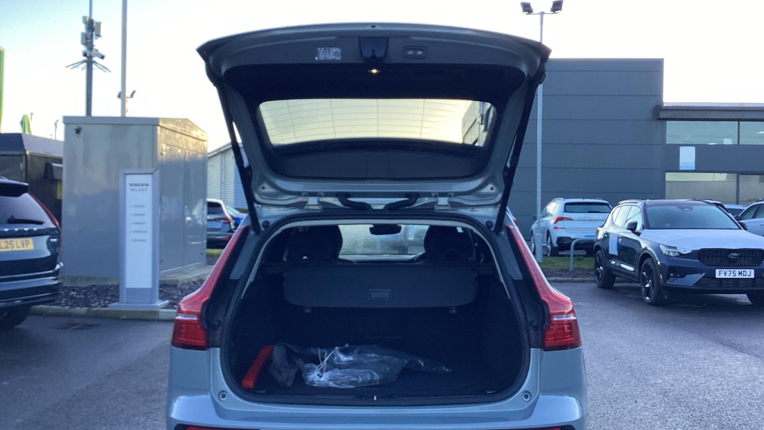 Used Volvo V60 2025 for sale - 77109223: Photo 13