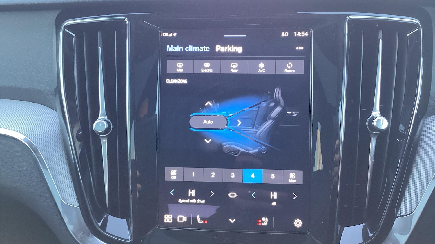 Used Volvo V60 2025 for sale - 77109223: Photo 15