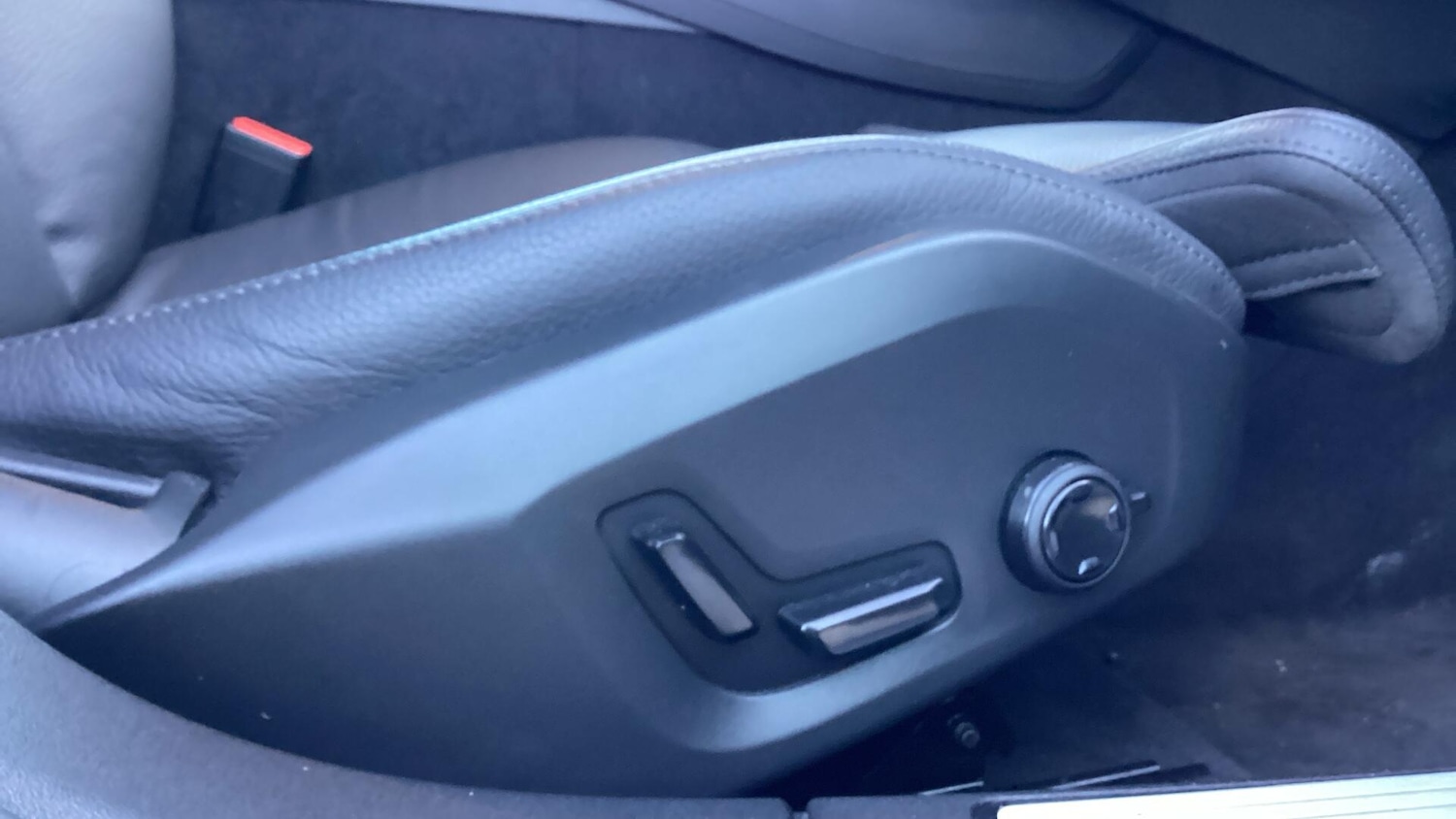 Used Volvo V60 2025 for sale - 77109223: Photo 27