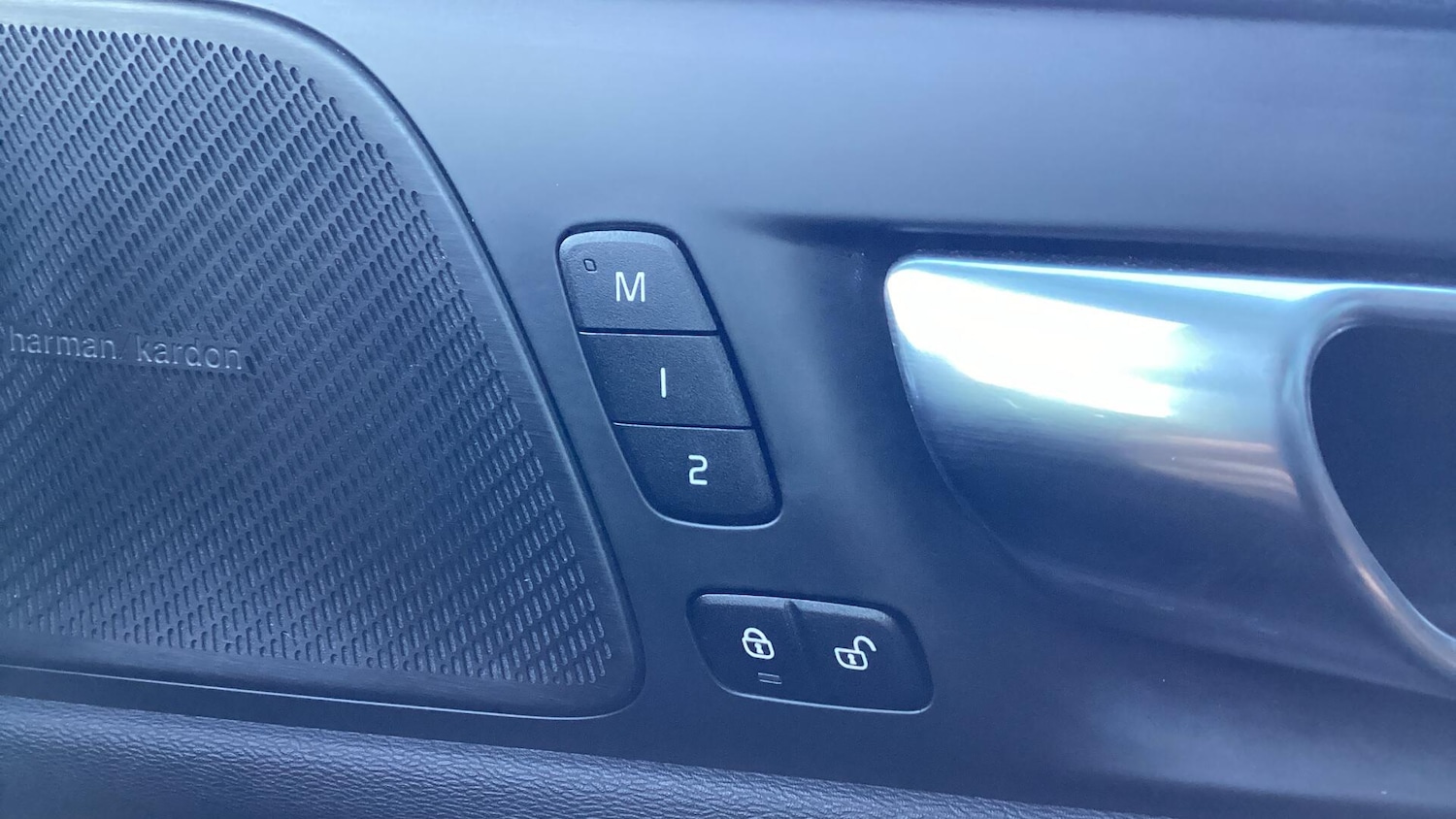 Used Volvo V60 2025 for sale - 77109223: Photo 32