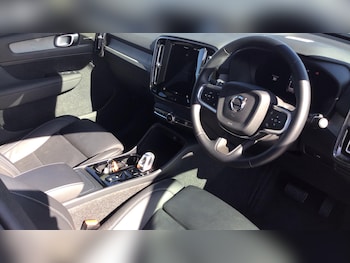 Used Volvo XC40 2025 for sale - 77908779: Photo