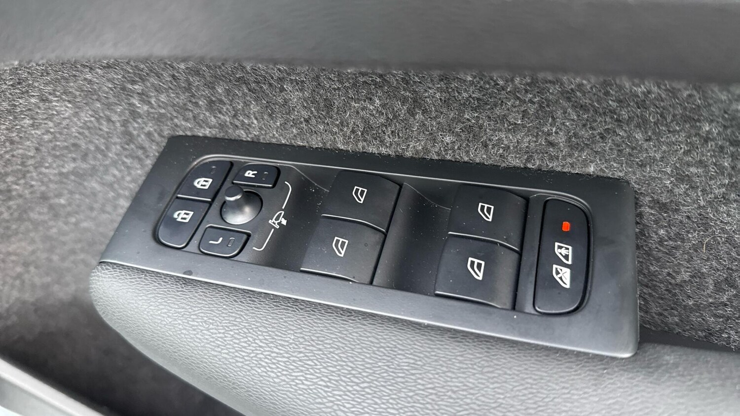 Used Volvo XC40 2025 for sale - 78071882: Photo 17