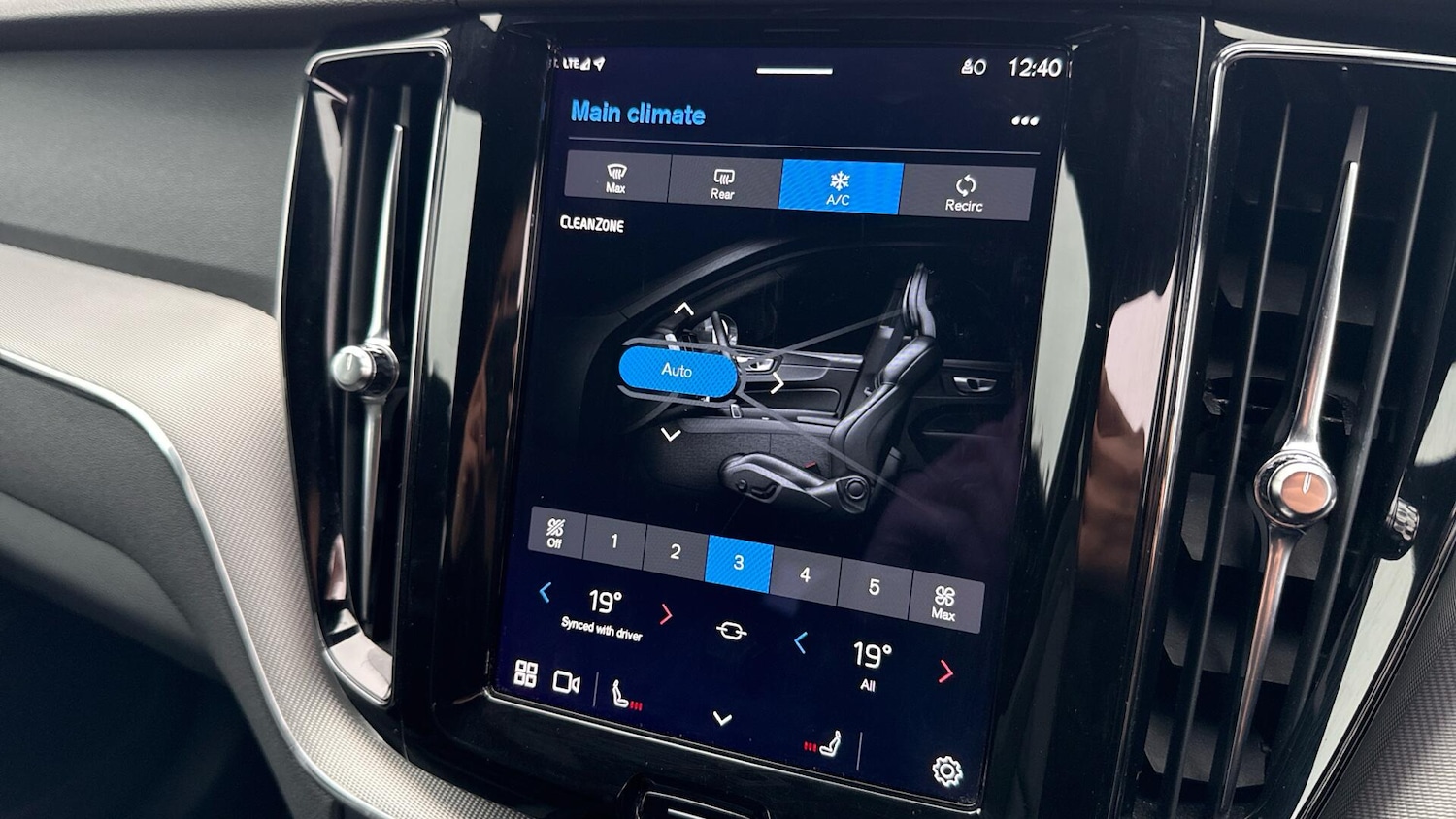 Used Volvo XC60 2022 for sale - 77574432: Photo 24