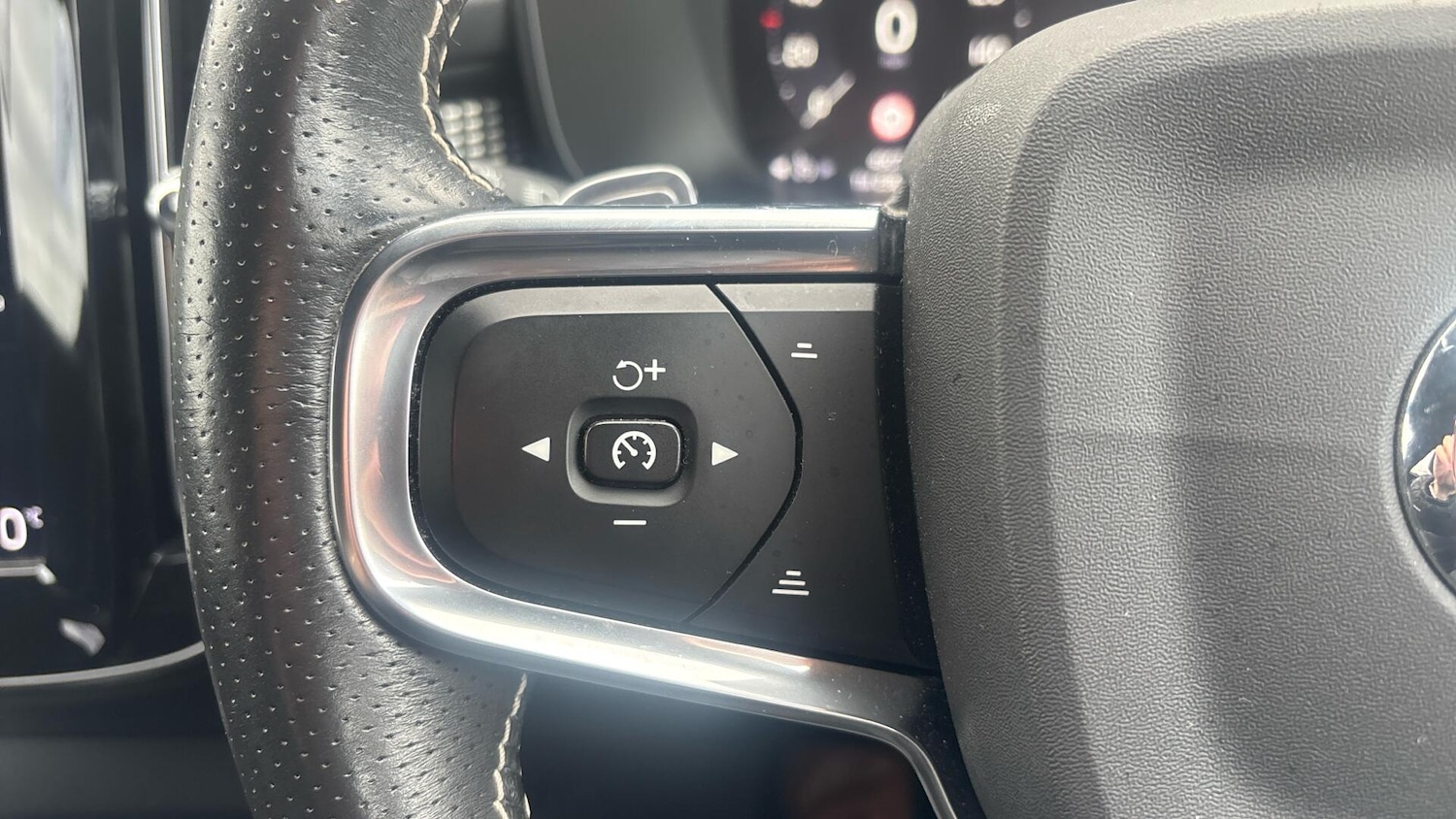 Used Volvo XC40 2020 for sale - 76527708: Photo 26