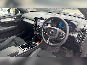 Used Volvo XC40 2025 for sale - 79602118: Photo