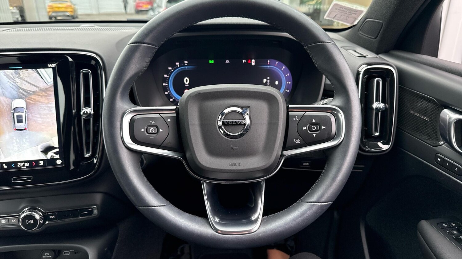 Used Volvo XC40 for sale - 77549937: Photo 10