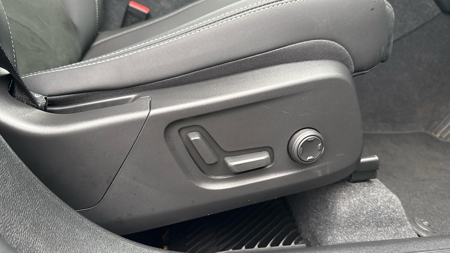 Used Volvo XC40 for sale - 77549937: Photo 15