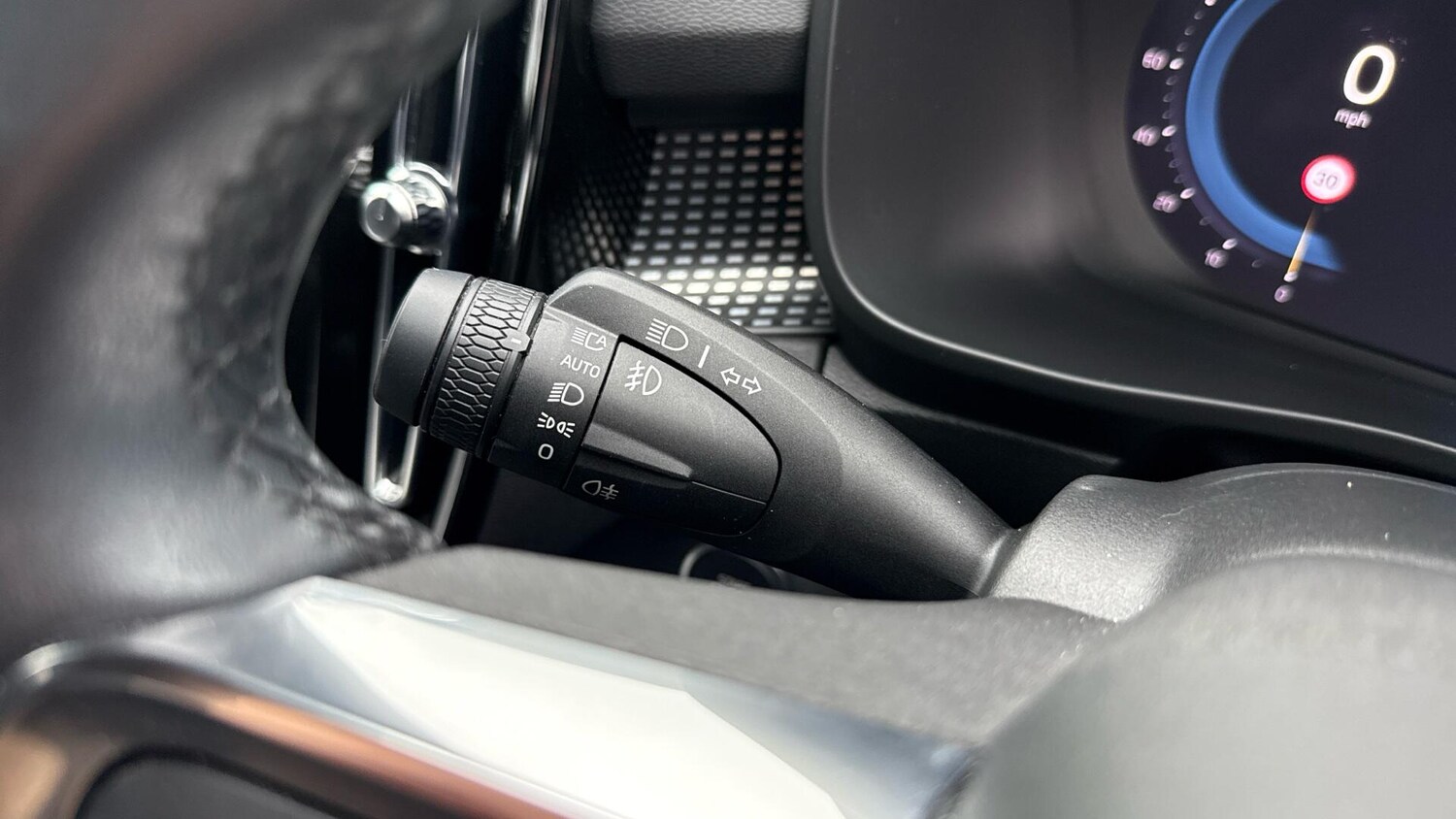 Used Volvo XC40 for sale - 77549937: Photo 21