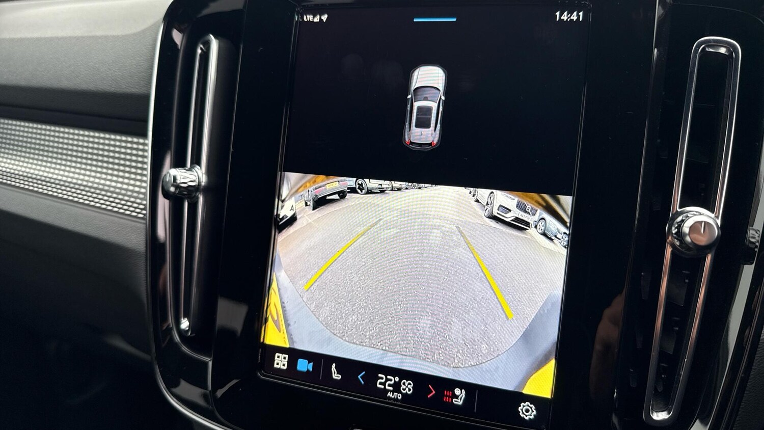 Used Volvo XC40 for sale - 77549937: Photo 28