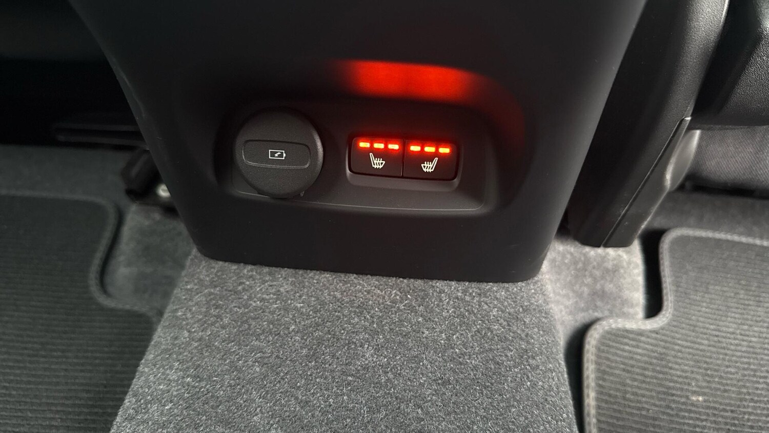 Used Volvo XC40 for sale - 77549937: Photo 37