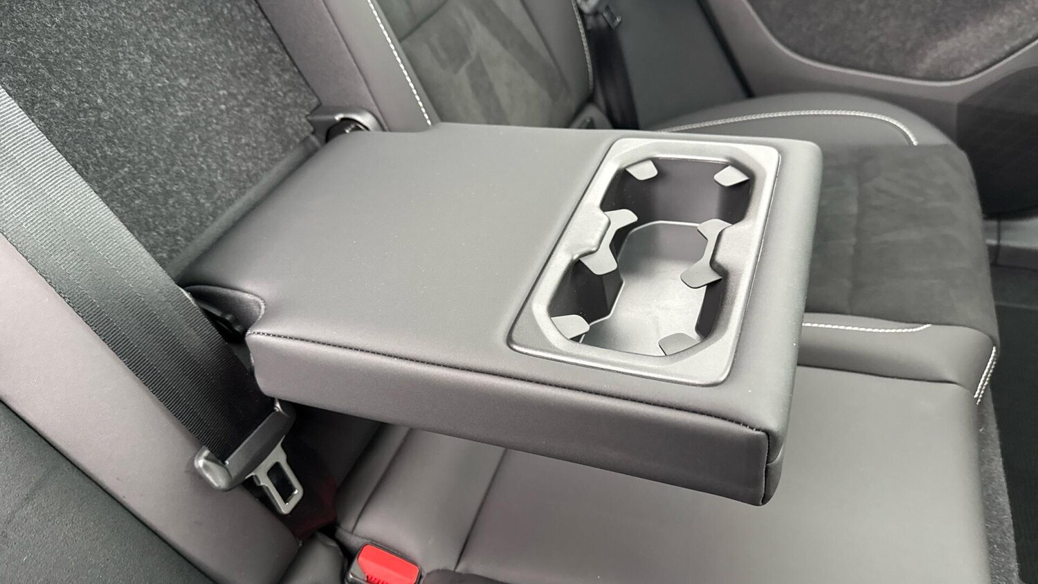 Used Volvo XC40 for sale - 77549937: Photo 38