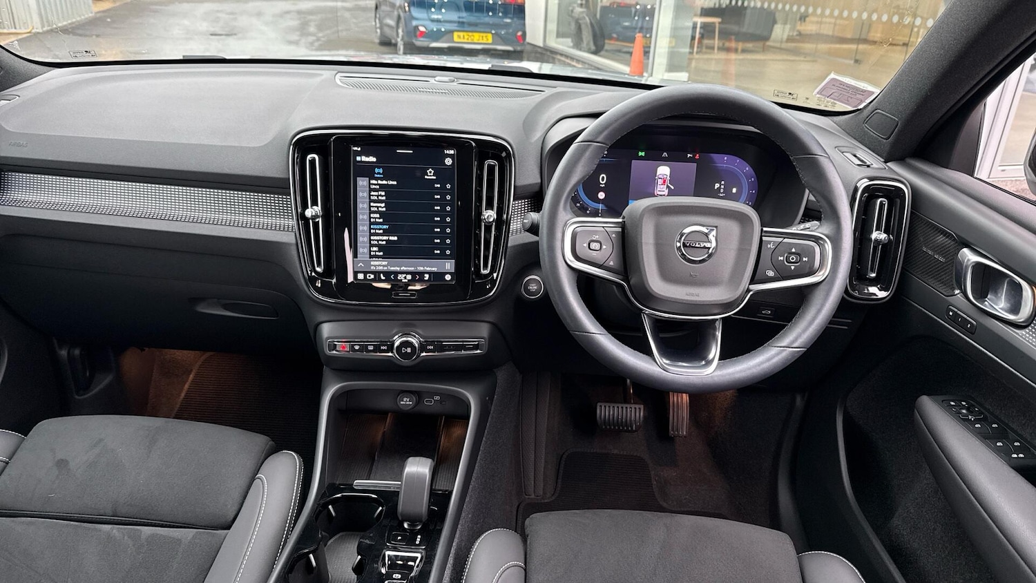 Used Volvo XC40 for sale - 77549937: Photo 5