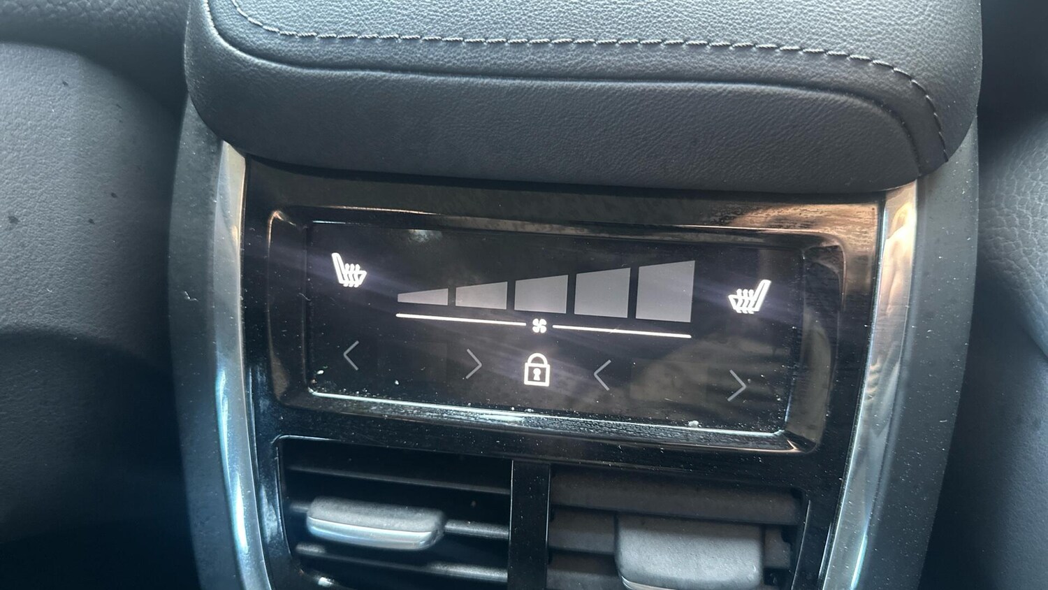 Used Volvo V60 2025 for sale - 77455093: Photo 26