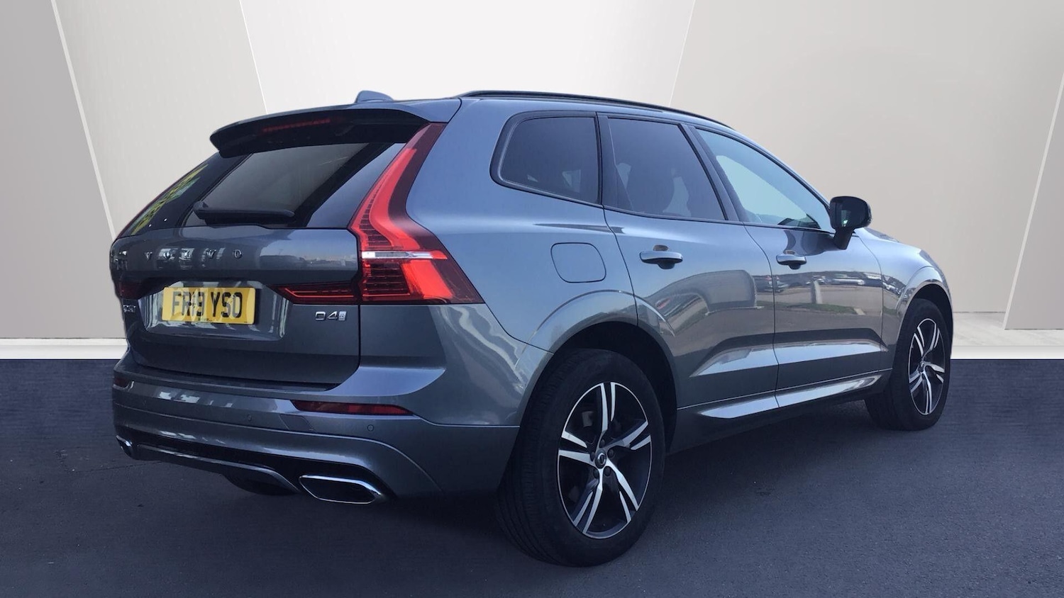 Used Volvo XC60 2019 for sale - 78184321: Photo 2