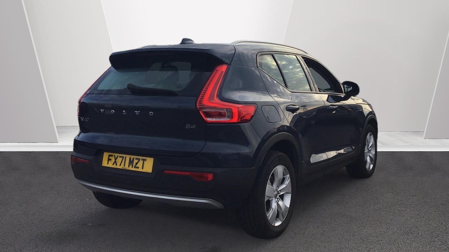 Used Volvo XC40 2021 for sale - 76398569: Photo 2