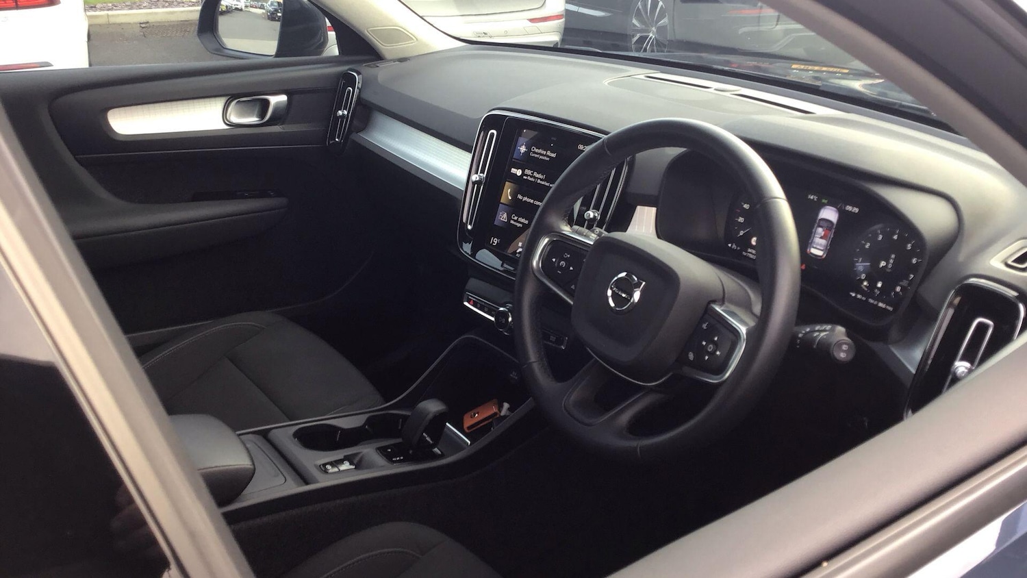 Used Volvo XC40 2021 for sale - 76398569: Photo 4