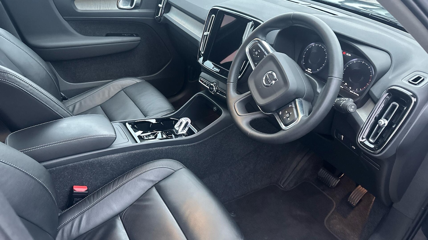 Used Volvo XC40 2021 for sale - 76671657: Photo 4