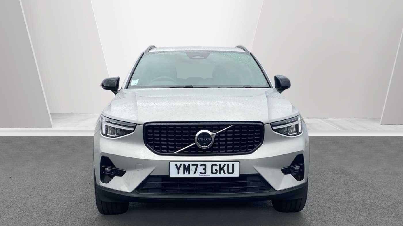 Used Volvo XC40 2023 for sale - 78072263: Photo 2