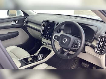 Used Volvo XC40 2019 for sale - 76260457: Photo
