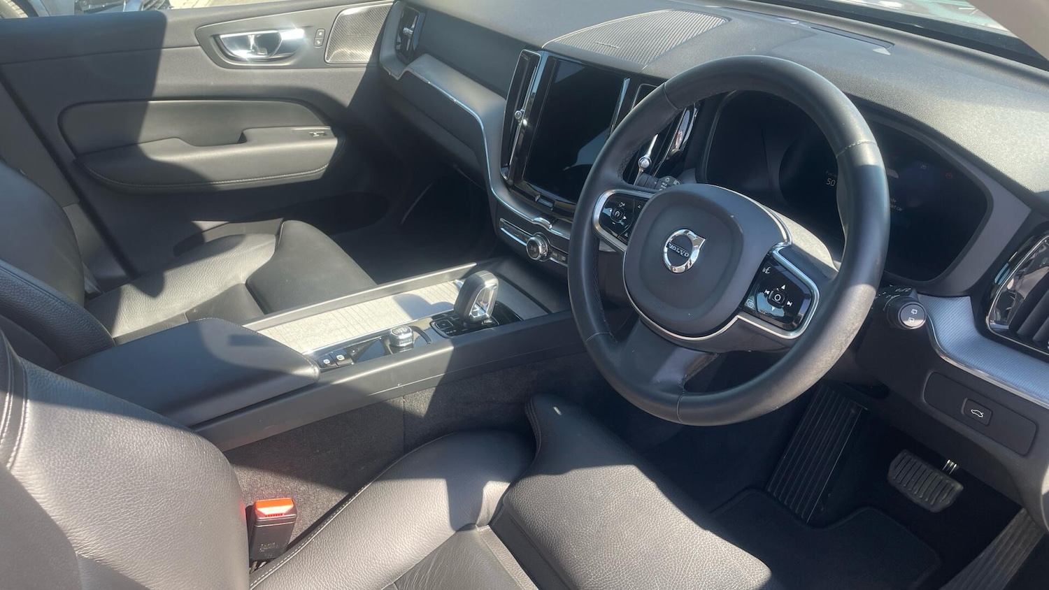 Used Volvo XC60 2022 for sale - 78184638: Photo 4