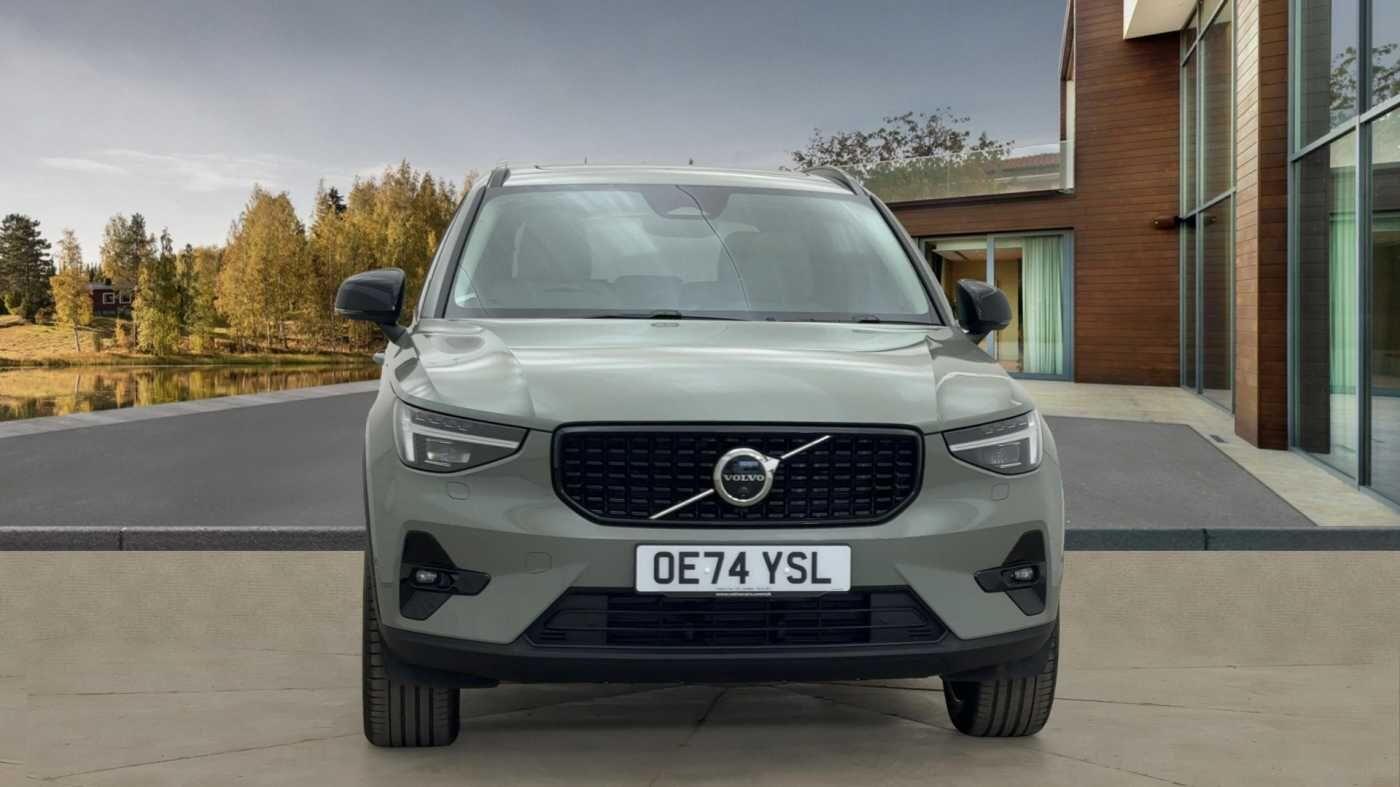 Used Volvo XC40 2024 for sale - 76997095: Photo 2