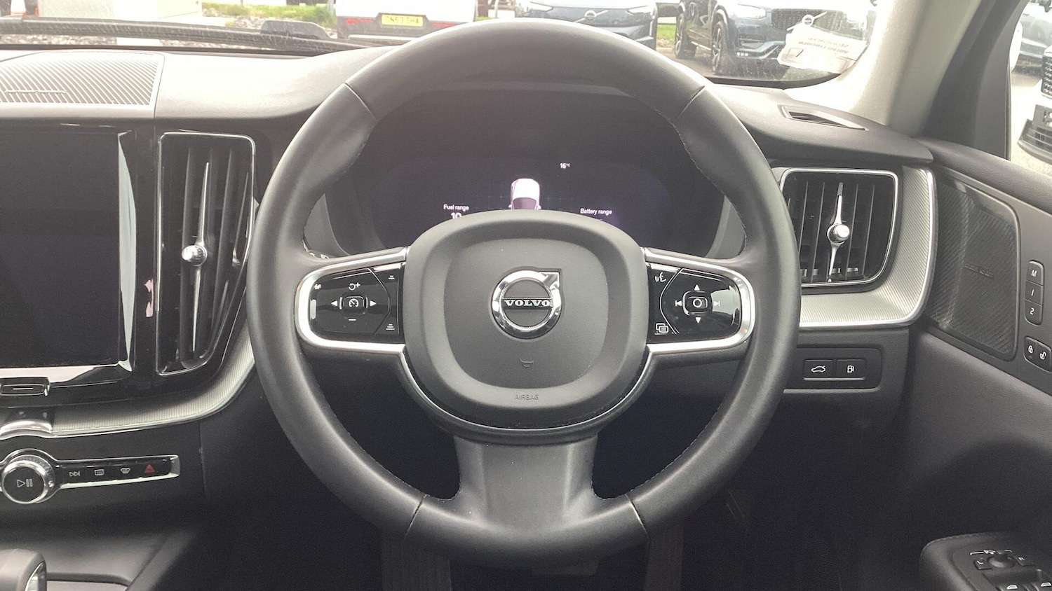 Used Volvo XC60 2023 for sale - 76456789: Photo 10