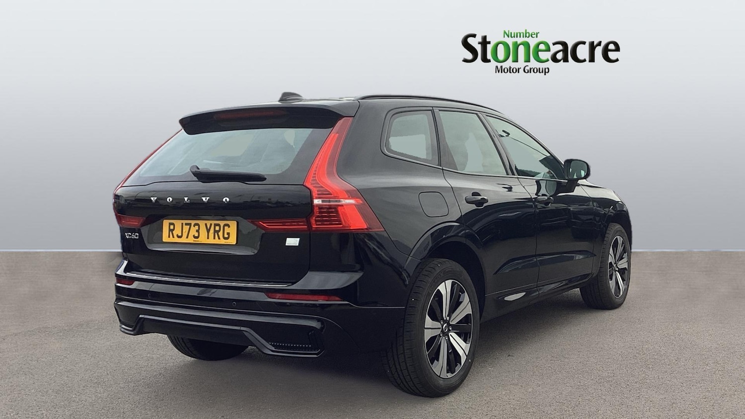 Used Volvo XC60 2023 for sale - 76456789: Photo 2