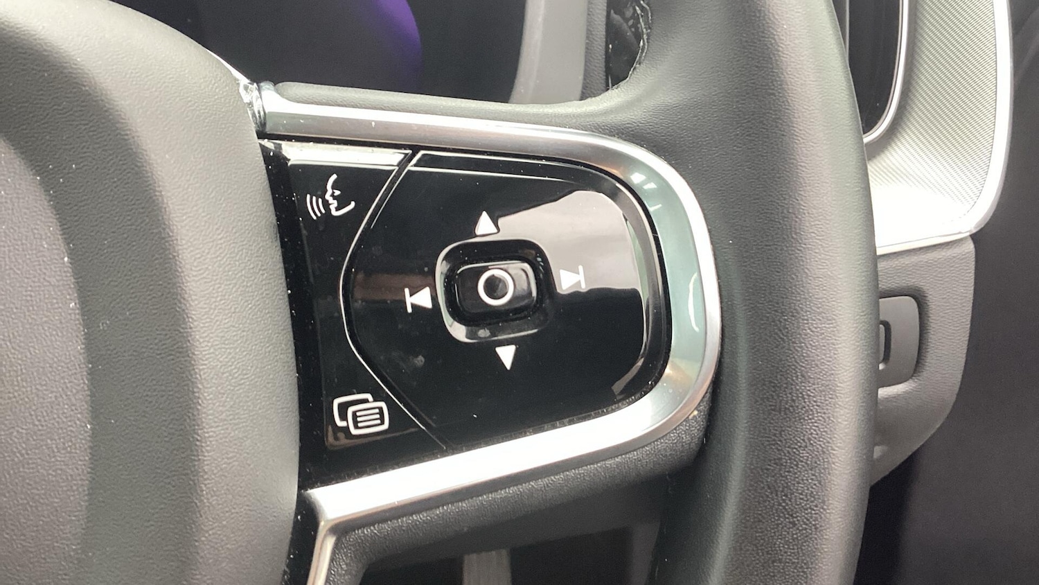 Used Volvo XC60 2023 for sale - 76456789: Photo 20