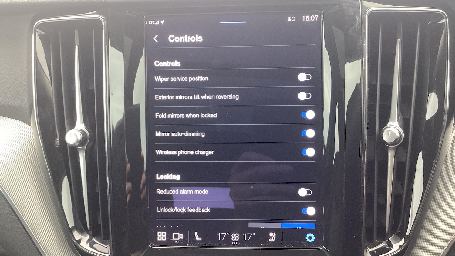 Used Volvo XC60 2023 for sale - 76456789: Photo 33