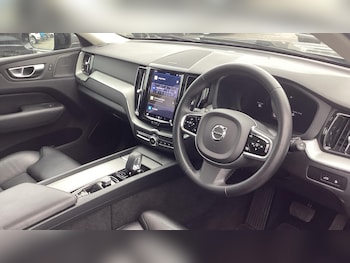 Used Volvo XC60 2023 for sale - 76456789: Photo