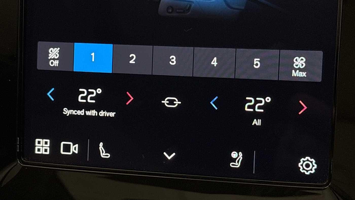 Used Volvo XC40 2024 for sale - 77090988: Photo 32