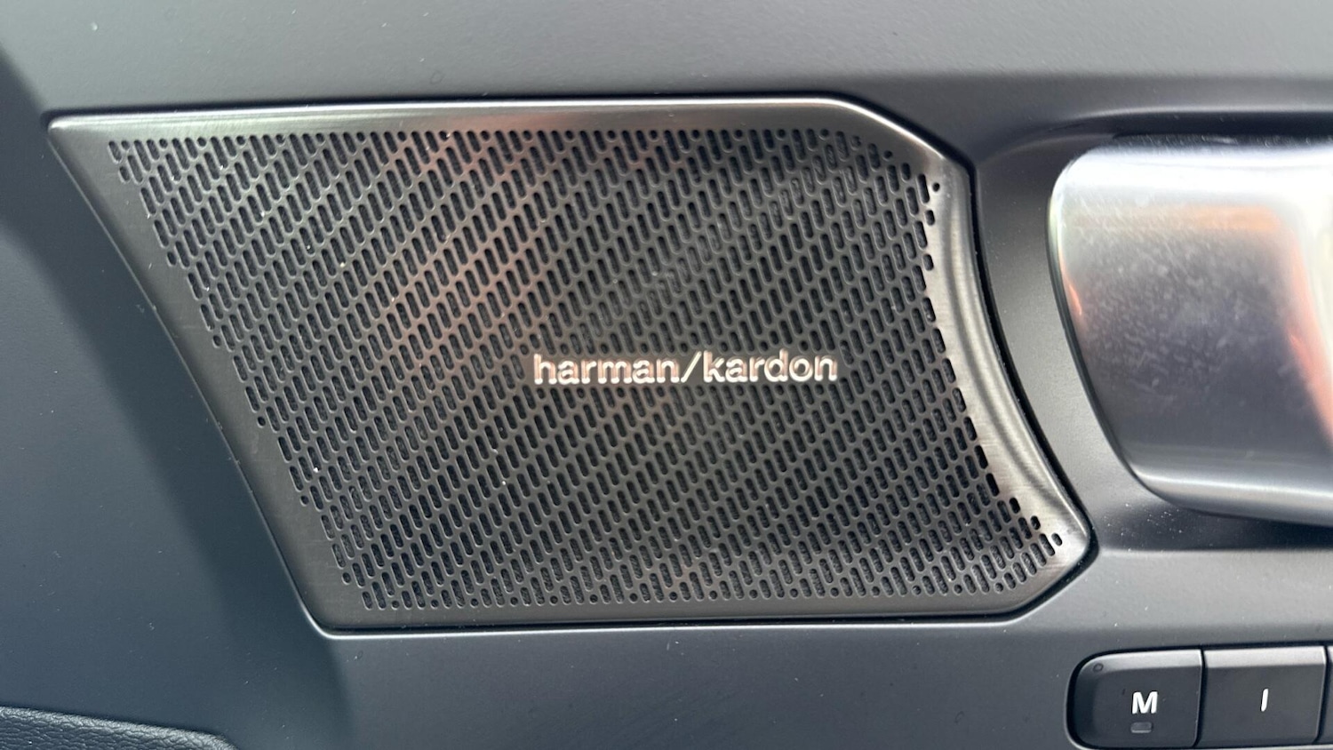 Used Volvo XC40 2025 for sale - 77395747: Photo 15