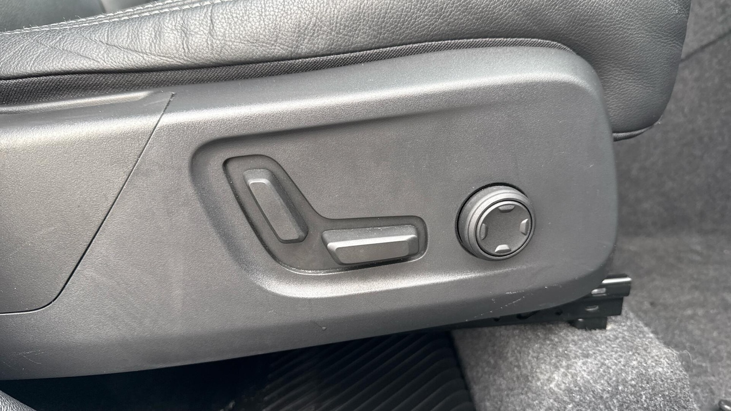 Used Volvo XC40 2025 for sale - 77395747: Photo 18