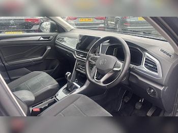 Used Volkswagen T-Roc 2022 for sale - 78797260: Photo