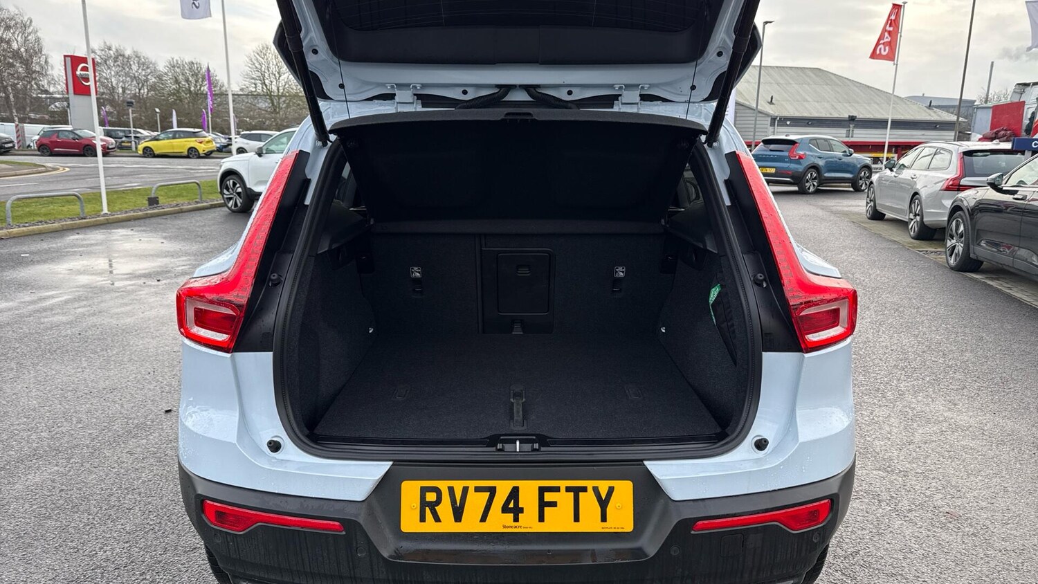 Used Volvo XC40 2025 for sale - 77682851: Photo 13