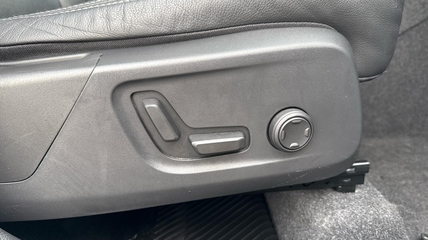 Used Volvo XC40 2025 for sale - 77682851: Photo 18