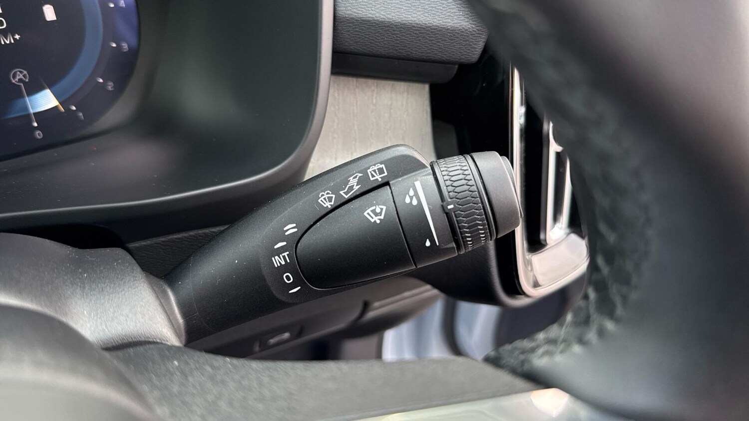 Used Volvo XC40 2025 for sale - 77682851: Photo 19