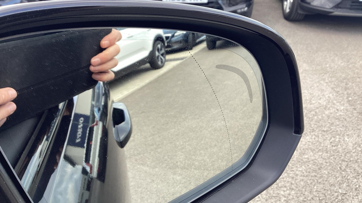 Used Volvo XC40 2023 for sale - 76397893: Photo 27