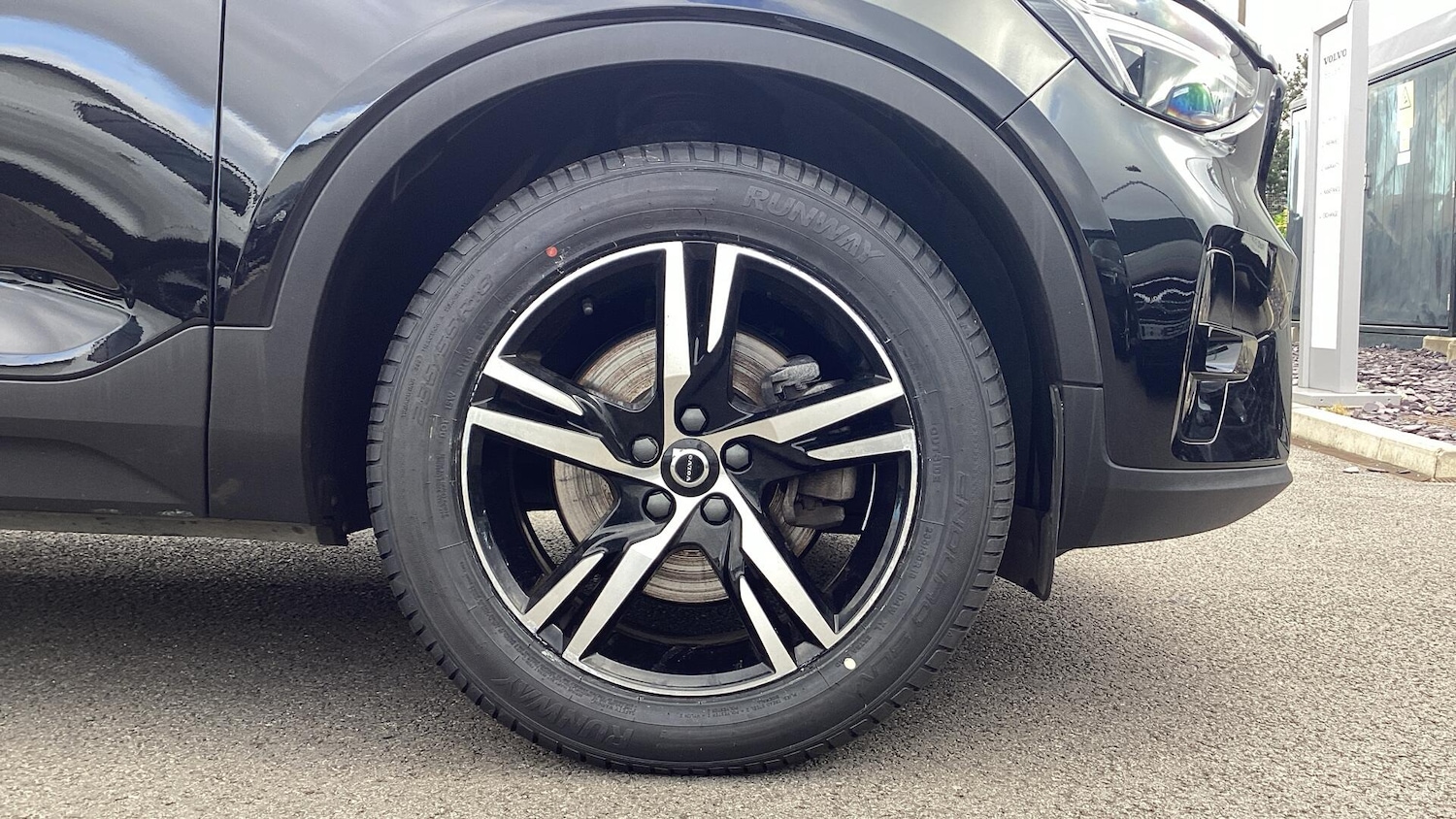 Used Volvo XC40 2023 for sale - 76397893: Photo 9