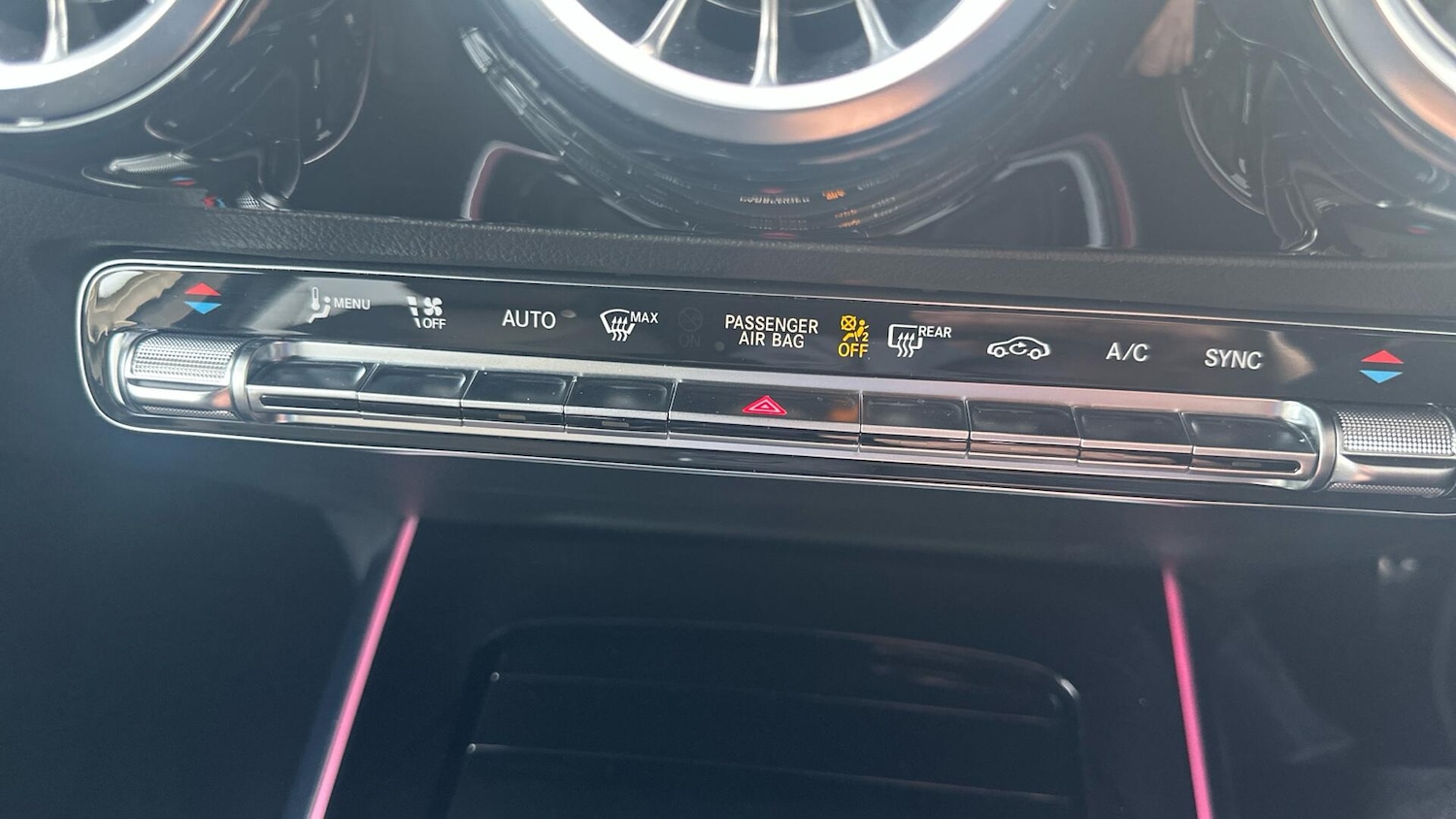 Used Mercedes-Benz GLA 2024 for sale - 77940163: Photo 32