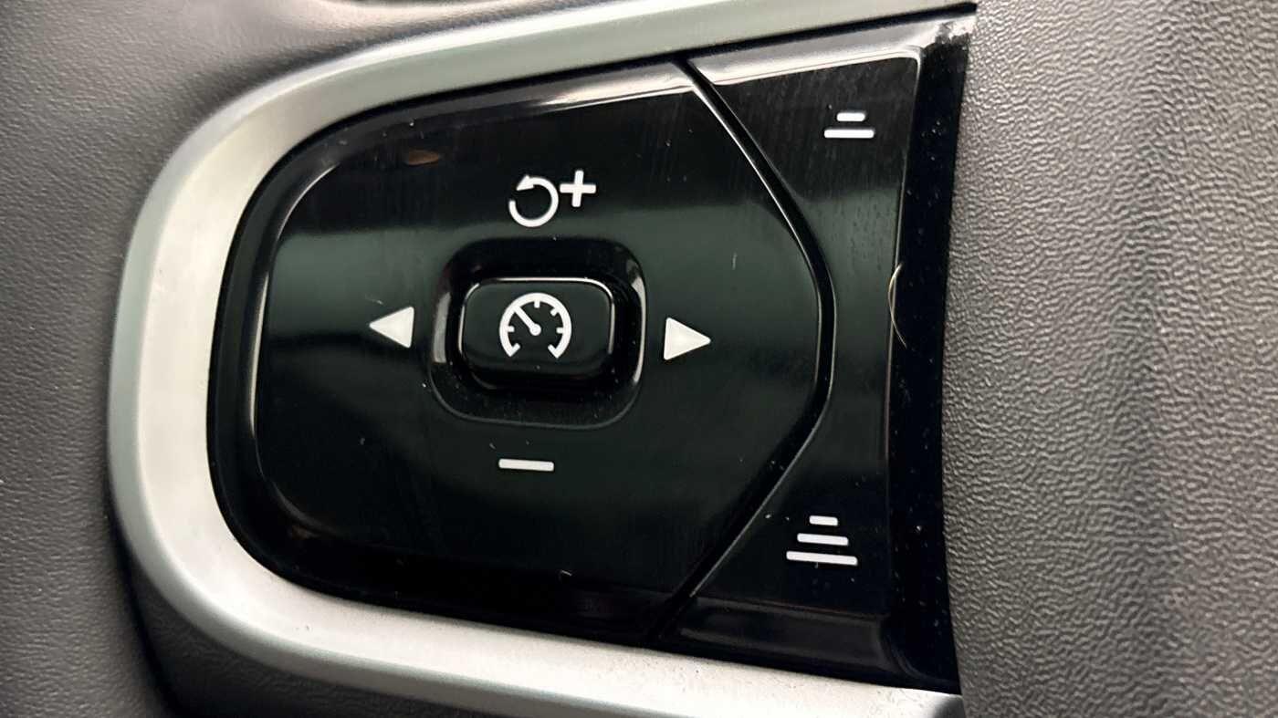 Used Volvo XC60 2025 for sale - 77723426: Photo 31