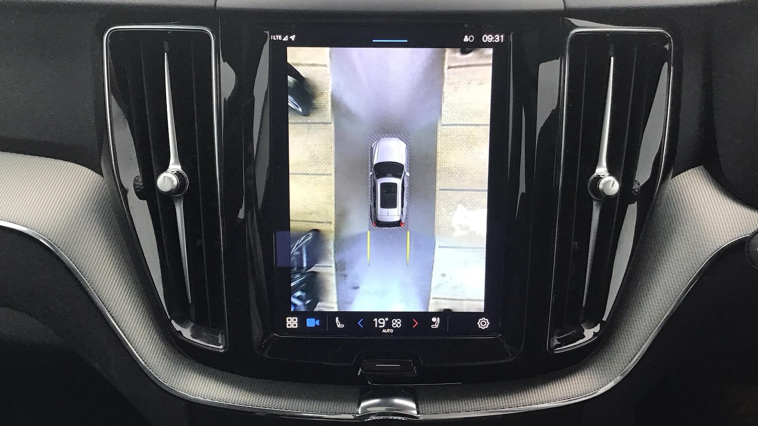 Used Volvo XC60 2023 for sale - 76399196: Photo 17