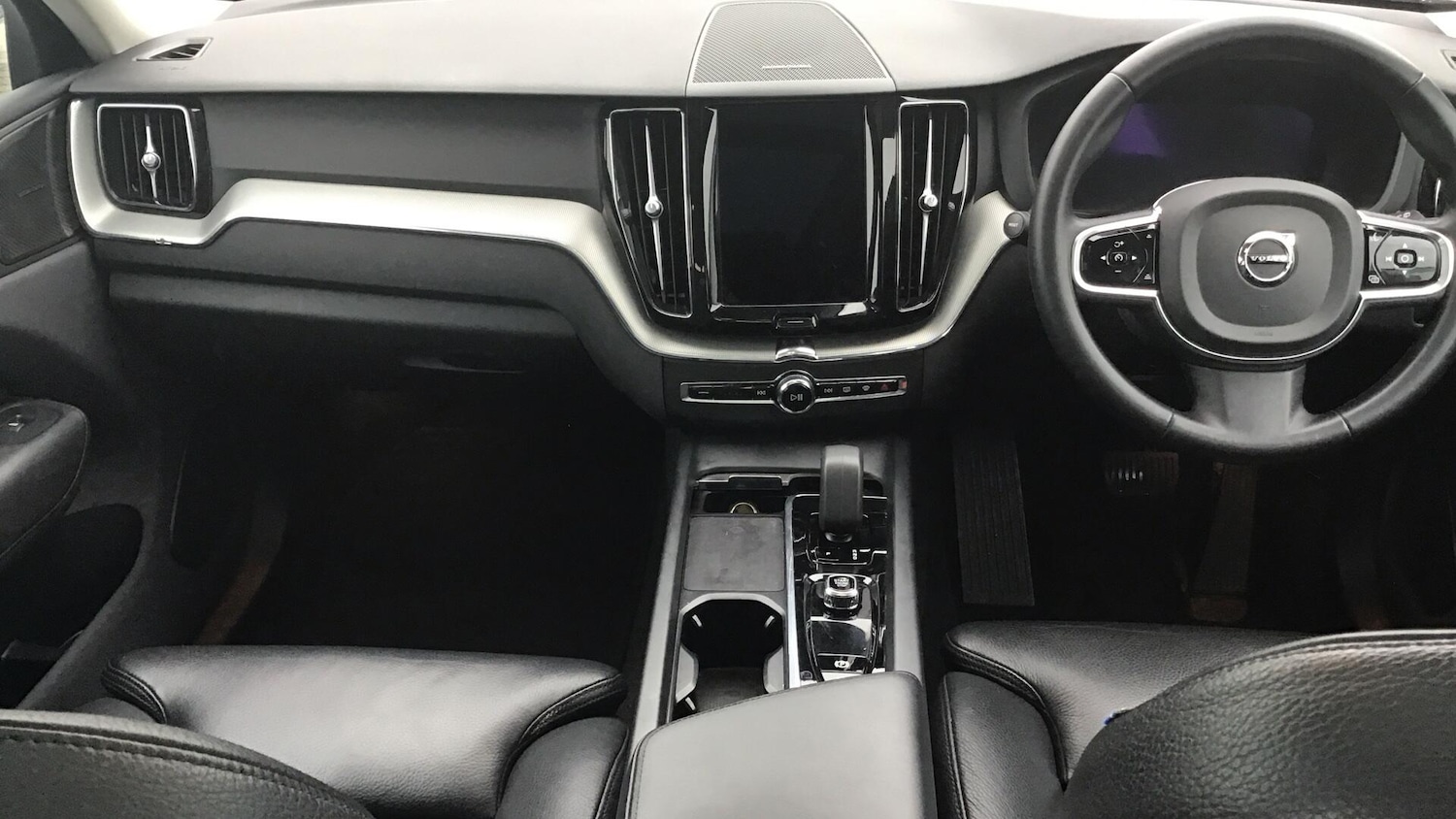 Used Volvo XC60 2023 for sale - 76399196: Photo 5