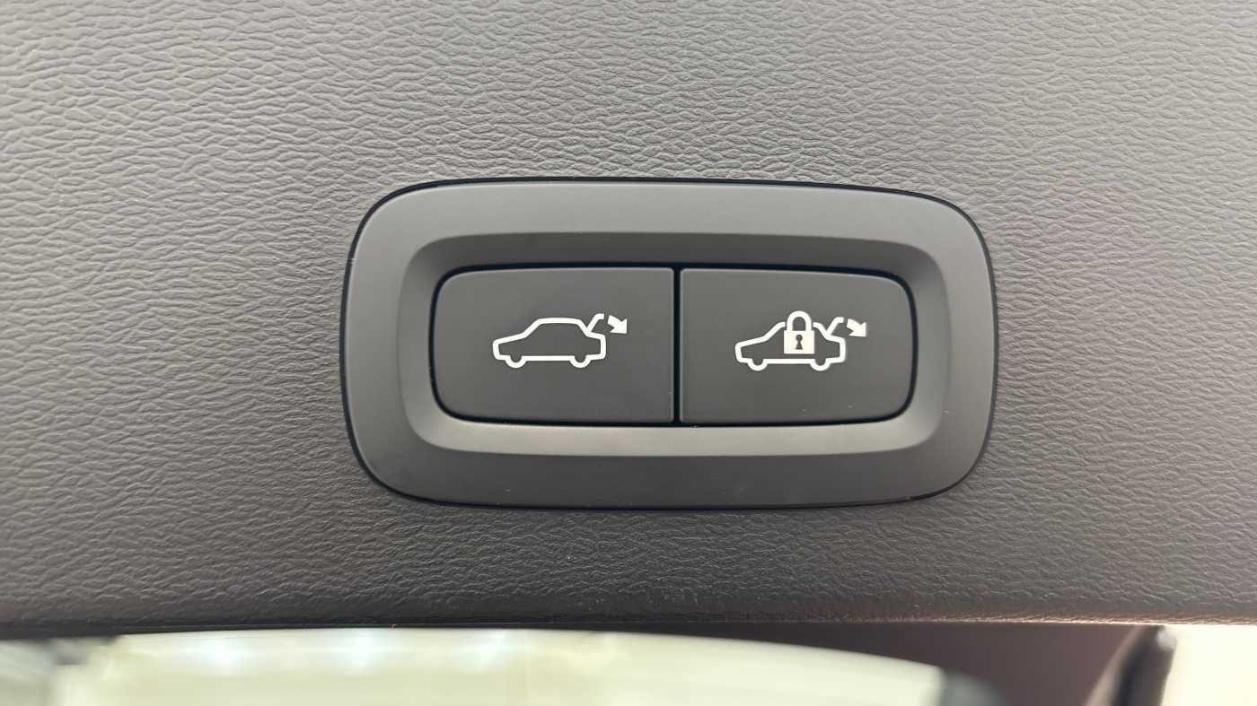 Used Volvo XC40 for sale - 77242409: Photo 16